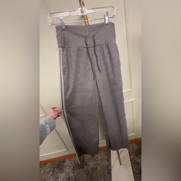 Halara Lounge Sweat Pant Small New in Package Ribbed High Waist MSRP $53.95 - Picture 4 of 5